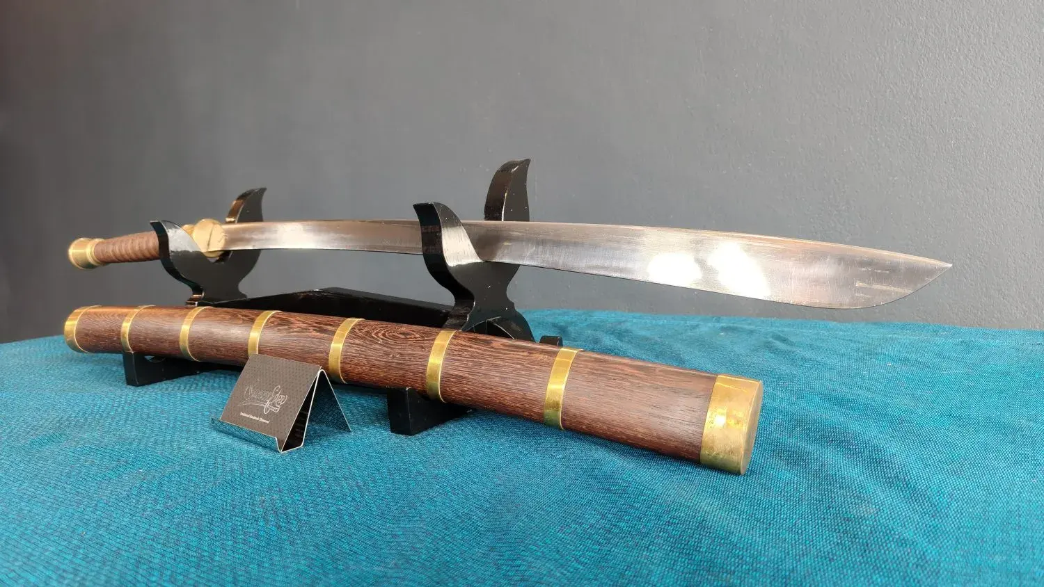 Three-quarter view from the hilt end