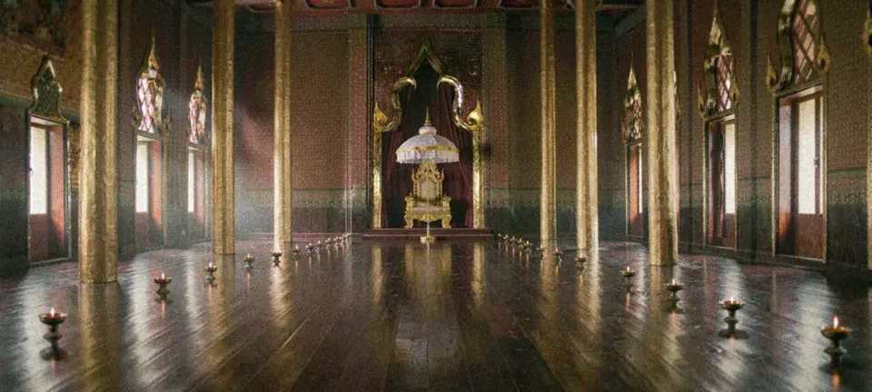 An empty Ayuthaya royal audience hall: gilded teak columns, a throne under a tiered white umbrella, rows of oil lamps on the polished floor.